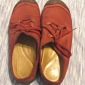 Slip on mule keen ladies 8.5 red